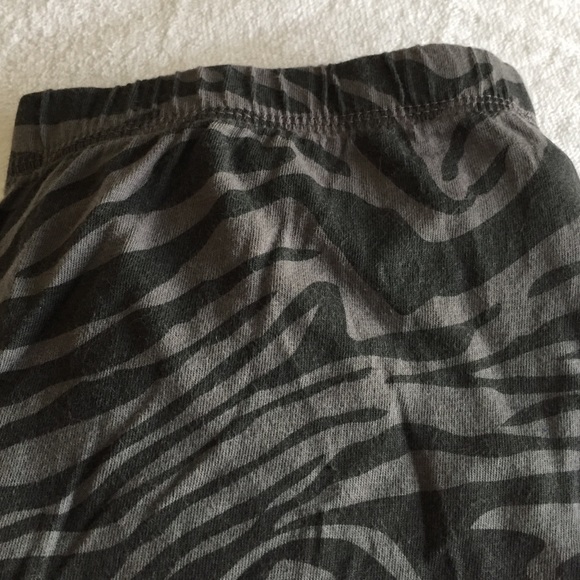 Brand new-grey zebra leggings
