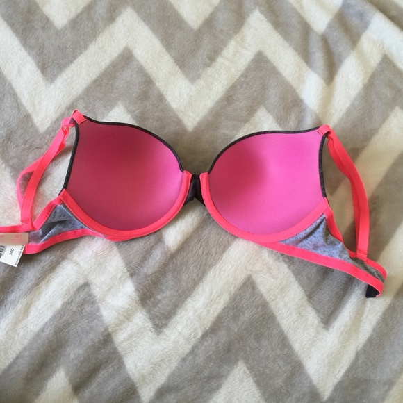 🚫SOLD🚫VS PINK Push Up Bra - Picture 4 of 5