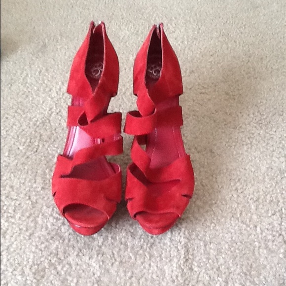 BCBG sexy red suede platform shoes