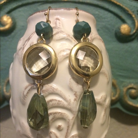 **Gorgeous 3 Drop Crystal & Stone Earrings**