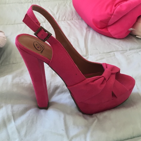 Pink Heels - Picture 2 of 3
