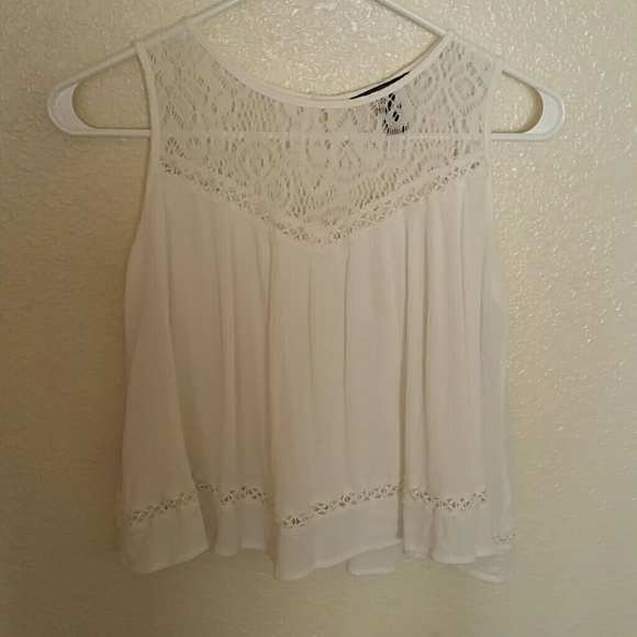 Boho Crochet Flowwy Cropped Tank