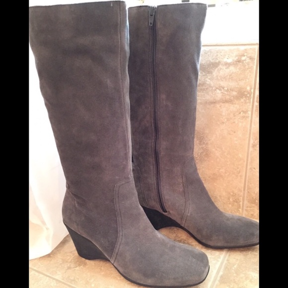 Naturalizer Grey Keepsake Suede Boot, size 10