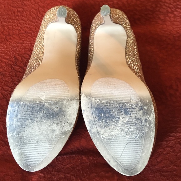 Bakers gold platform stilettos - Picture 2 of 3