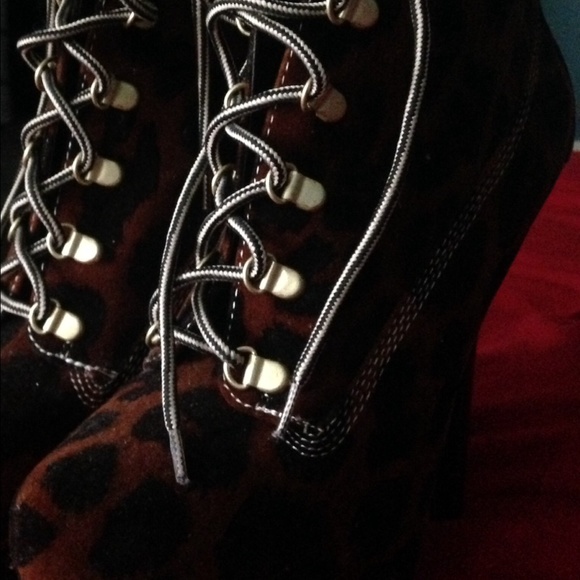 Sexy platform deep brown cheetah print boots - Picture 2 of 3