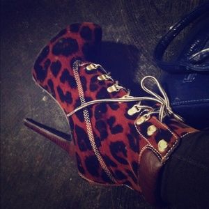 Sexy platform deep brown cheetah print boots