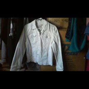 White Denim Stretchy Jacket !