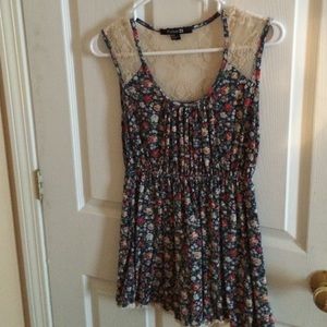 Medium Forever 21 floral tank