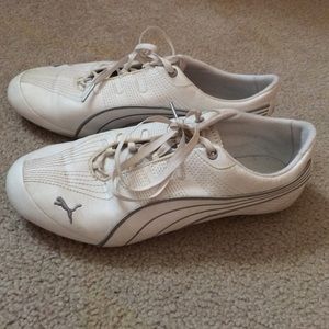 7.5 white Pumas