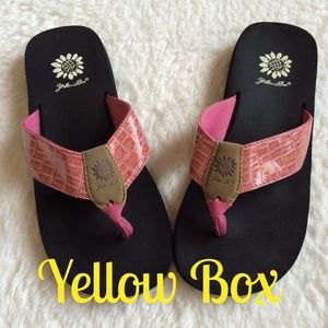 Yellow Box Pink Flipflps