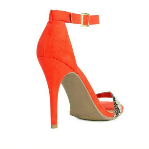 ๐HP 4/27๐Coral heel, snakeskin strap. - Picture 2 of 4