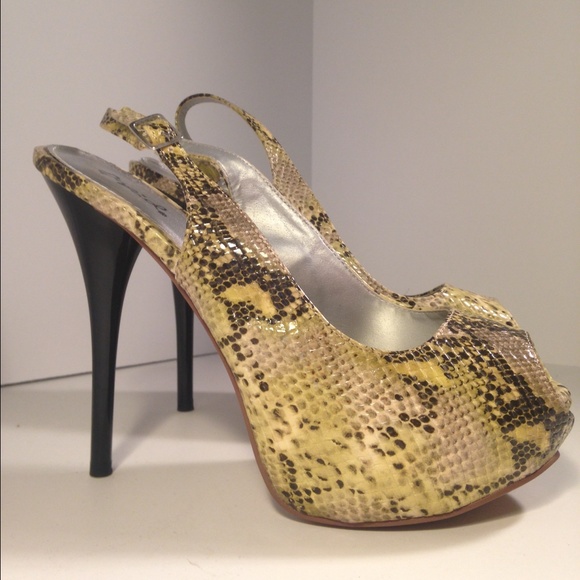 Snake skin pattern platform heels - Picture 2 of 4