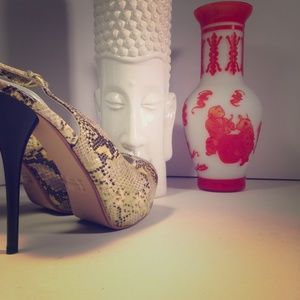 Snake skin pattern platform heels