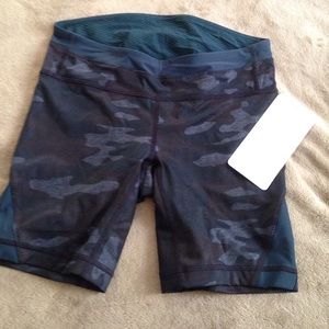 Lululemon clip in short camo