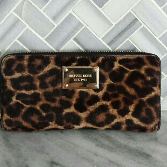 Michaelkorscheetahprintwallet