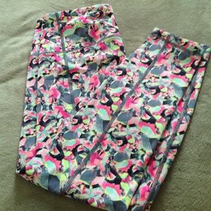 VSX by Victoria secret knockout Capri Small
