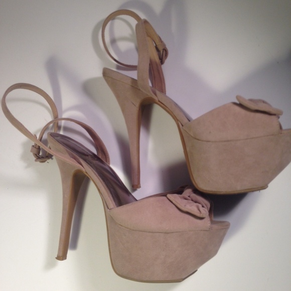 Platform nude heels - Picture 2 of 3