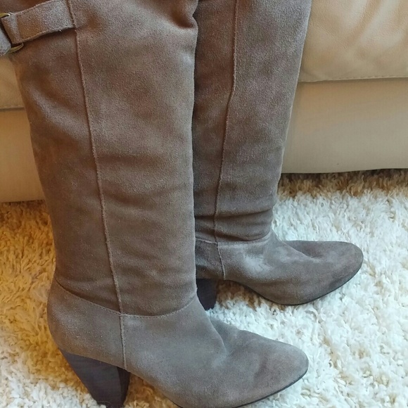 7.5 Urban Outfitters Gray swade slouchy boot
