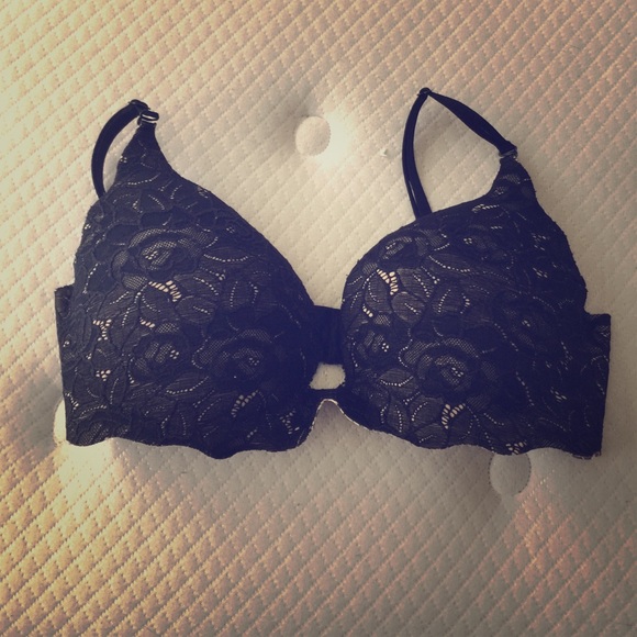 NEVER BEEN WORN Victoria secret push up bra 38D