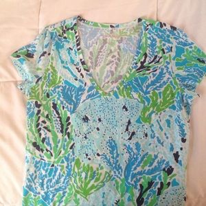 ❌SOLD❌🐠NWOT Blue Lets Cha Cha V-Neck🐠