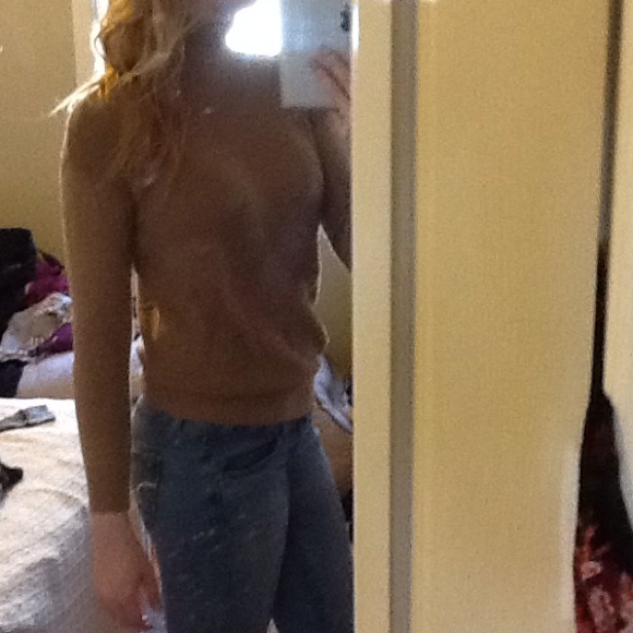 New tan lord and Taylor turtle neck sweater - Picture 1 of 2