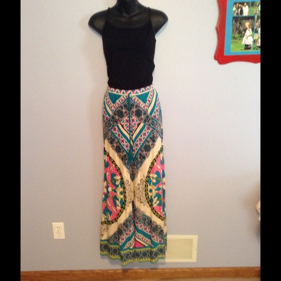 Flying tomato palazzo pants medium.