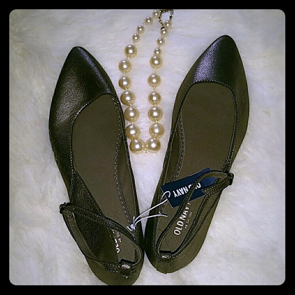 Old navy ankle strap flats