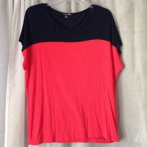 FOREVER 21 colorblock flow shirt. Size M.