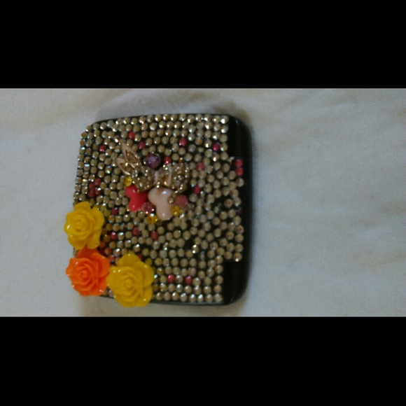 Square compact mirror