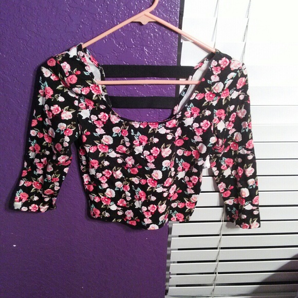 Crop top - Picture 2 of 2