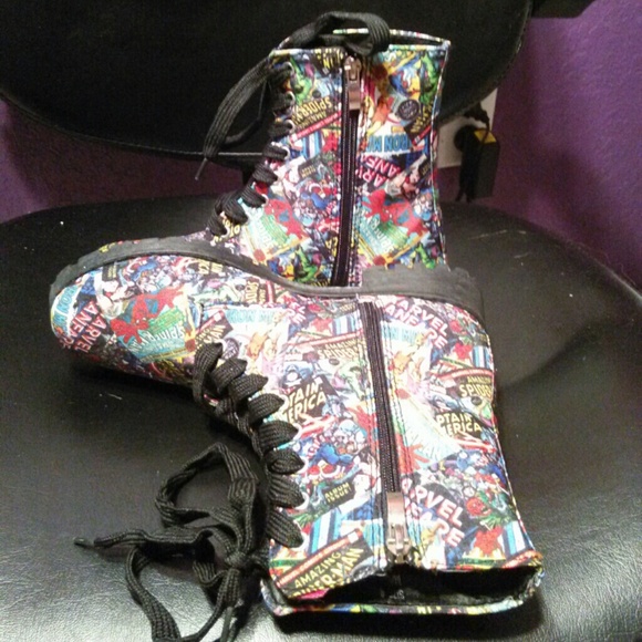 Boots - Picture 2 of 4