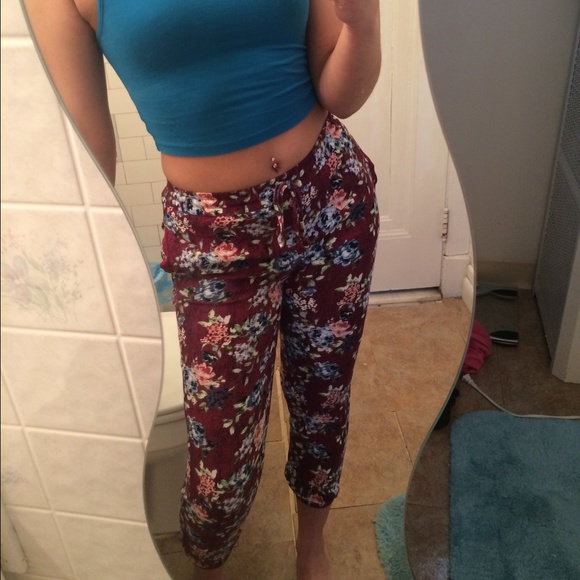 Bundle🎉 (Loose Pants & Crop Turtleneck Top)