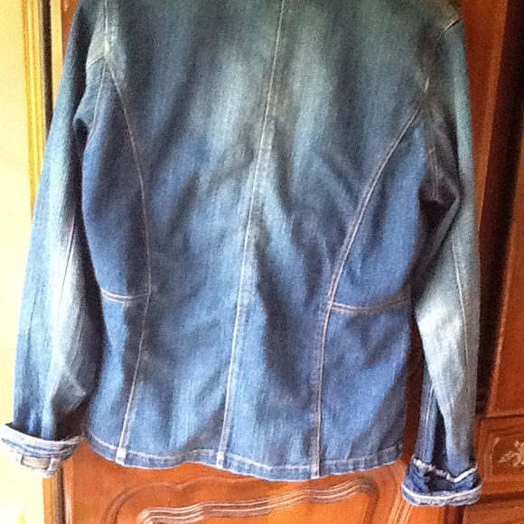 Denim jacket - Picture 3 of 4