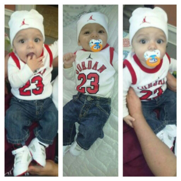 Red & white - Picture 1 of 1