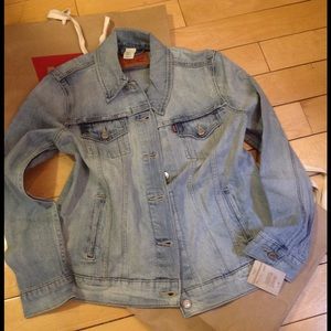 BRAND NEW Levi's denim jacket