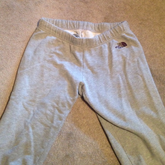 Price drop! Northface cropped gray sweatpants