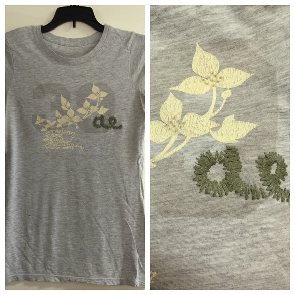 American Eagle Outfitters Tops - American Eagle Outfitters Small Top T-Shirt
