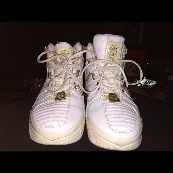 Lebron Zoom 3 (2006) - Picture 2 of 3