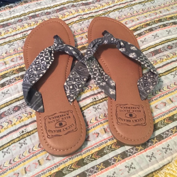 Lucky Brand Fabric Flip Flops