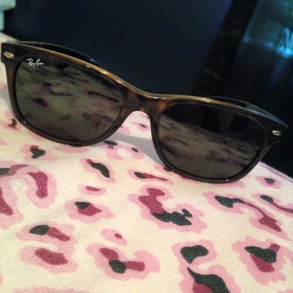 Ray bans. Perfect condition.