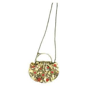 New. Cross body purse