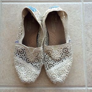 Cream Crotchet Toms
