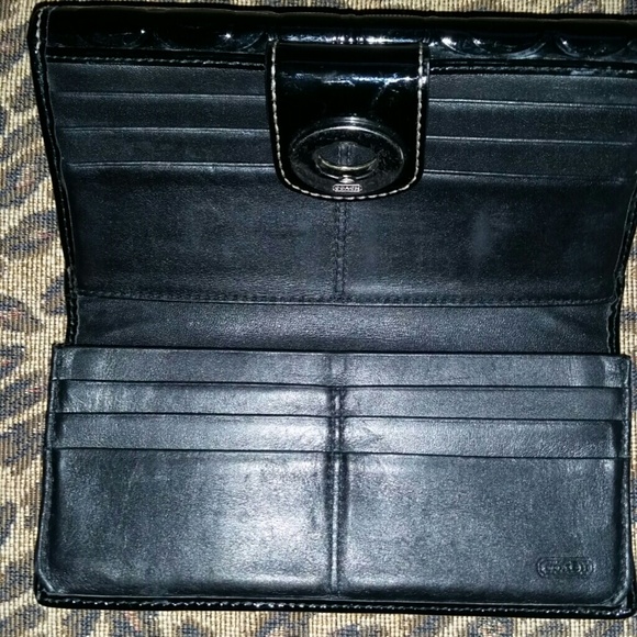Beautiful patent leather coach - Picture 2 of 3
