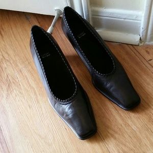 STUART WEITZMAN. Brown  HEEL"2. 5 "