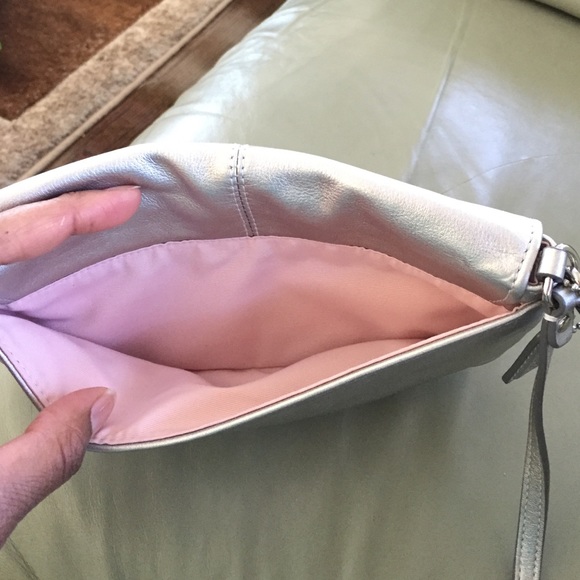 🌹SOLD🌹 Coach wristlet - Picture 3 of 3