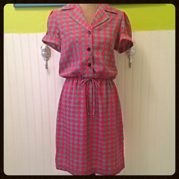 Geometric print, button, blouse dress