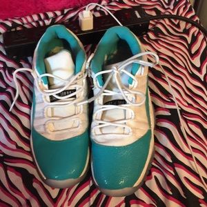 Retro low 11 aqua