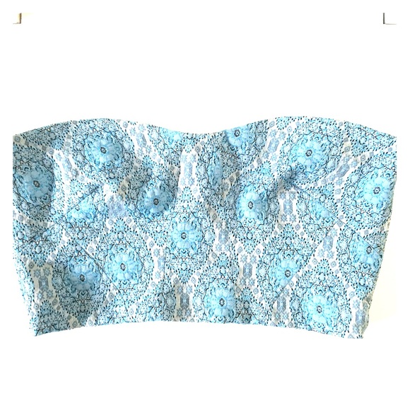 TOPSHOP Blue floral crop top