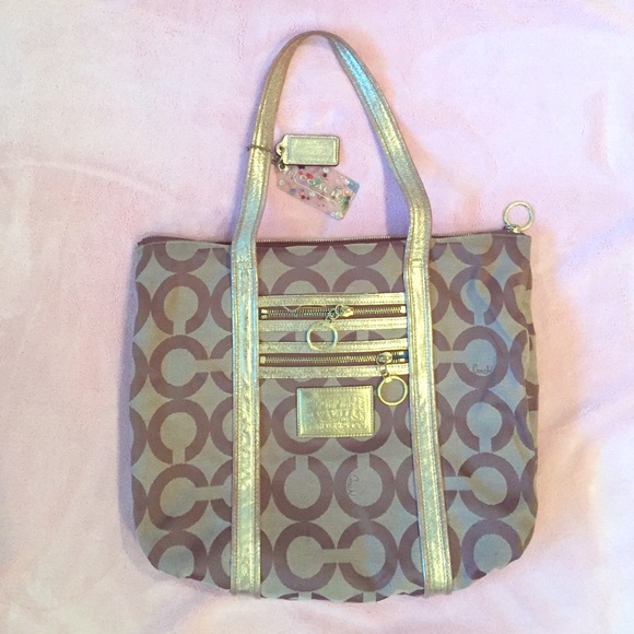 ✨ COACH poppy bag ✨