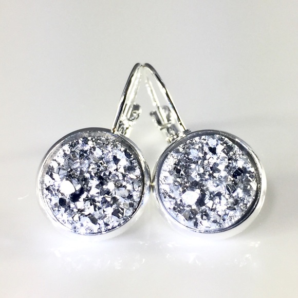 3/$20⚡️Chunky silver Drusy style earrings - Picture 5 of 7